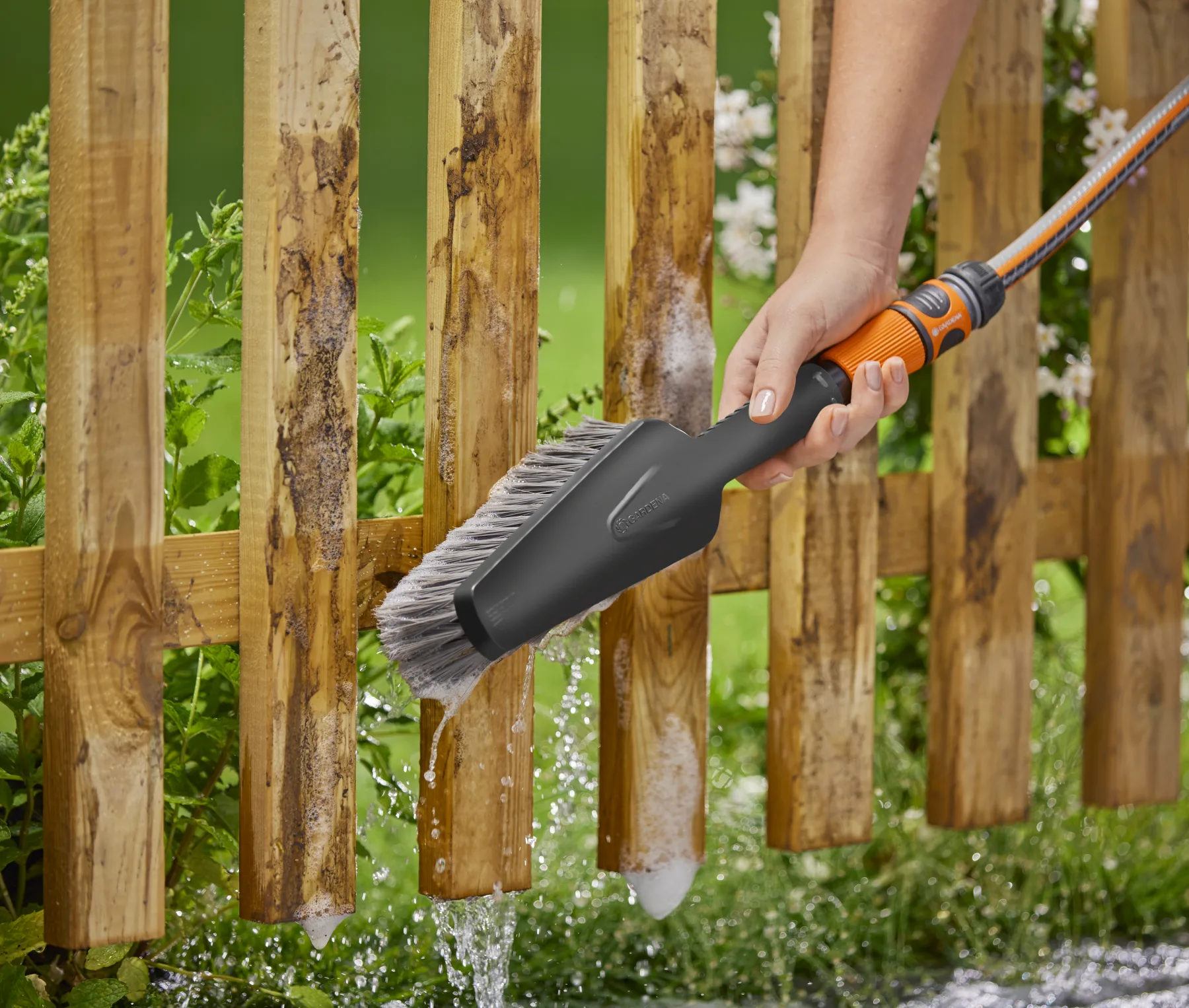 Cleansystem ruční kartáč M měkký, s přípojkou na hadici
