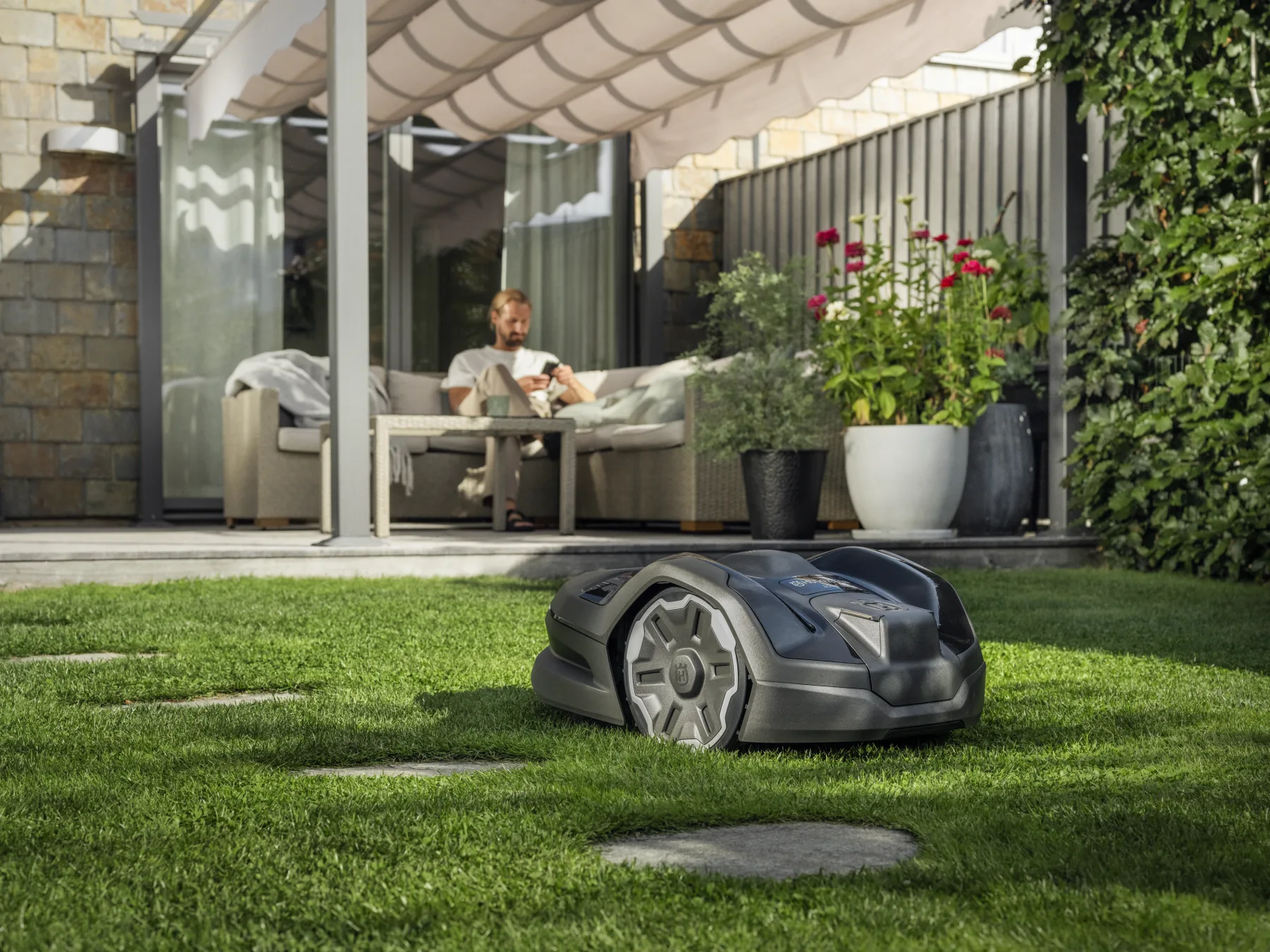 Husqvarna Automower® 305E NERA