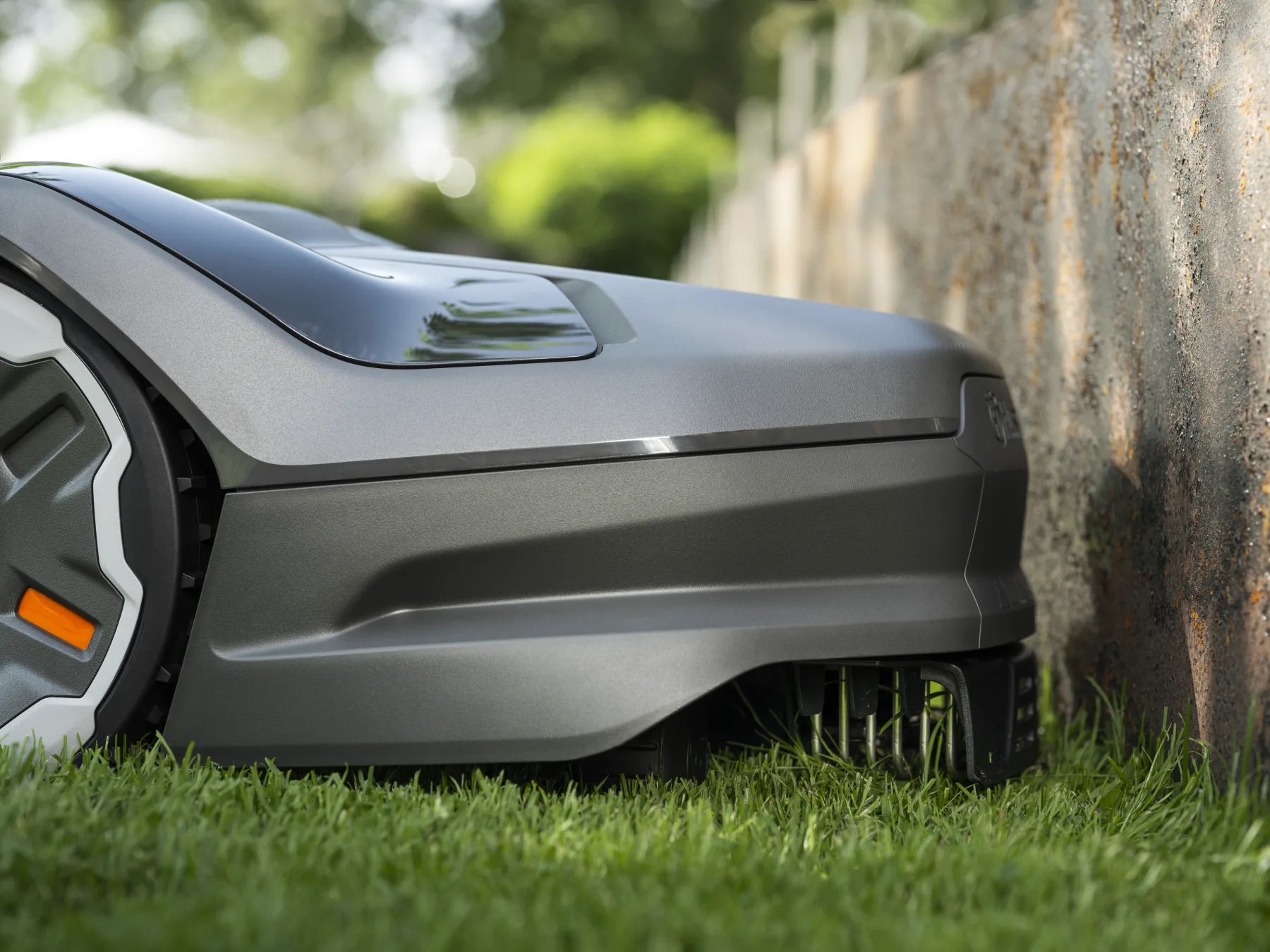 Husqvarna Automower® 305E NERA