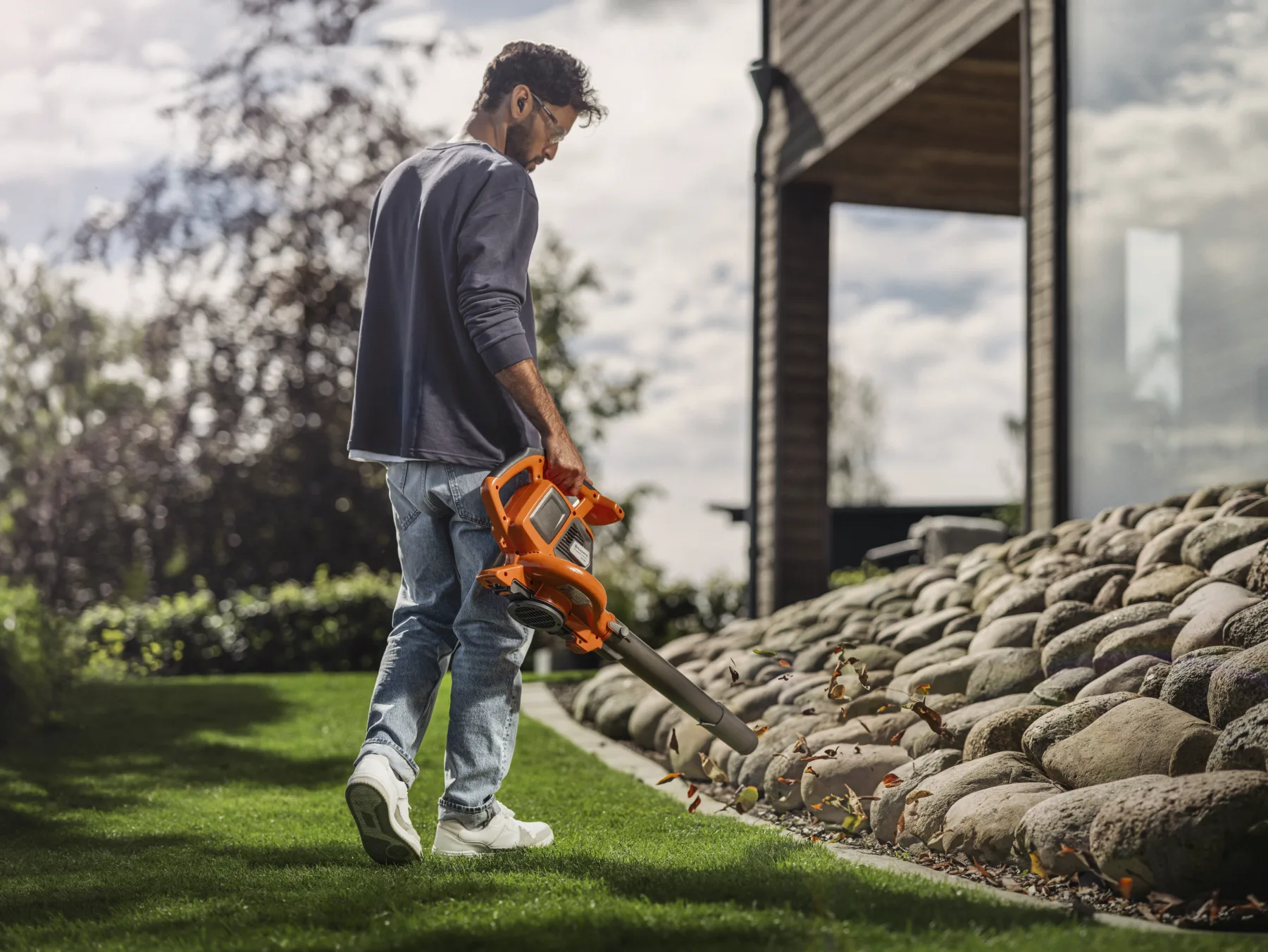 Husqvarna 120iBV s akumulátorem a nabíječkou