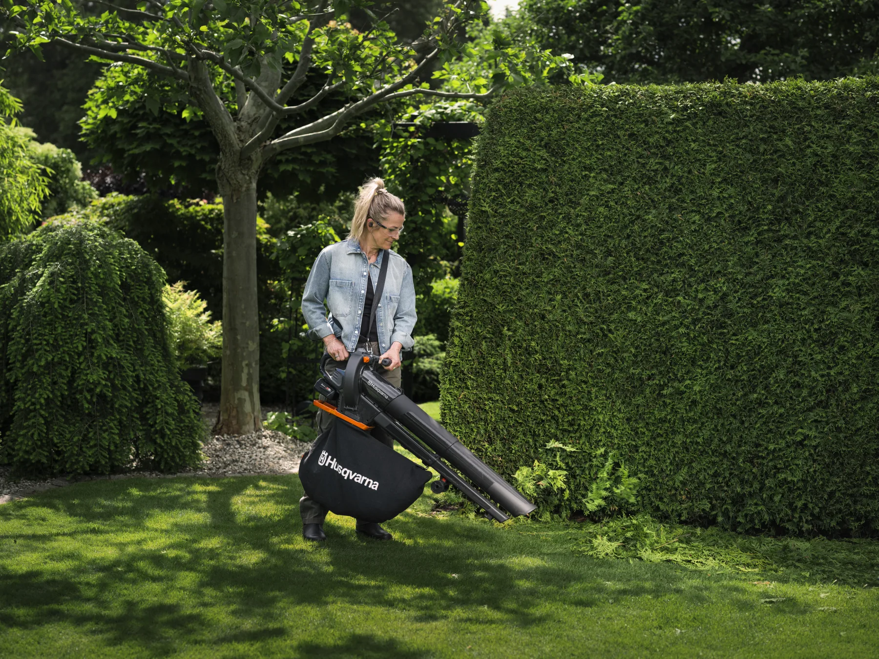 Husqvarna Aspire™ BVX-P4A s akumulátorem a nabíječkou