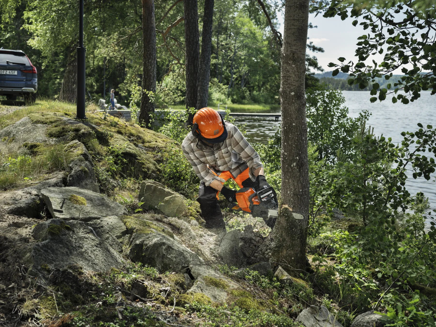 Husqvarna 242i s akumulátorem a nabíječkou